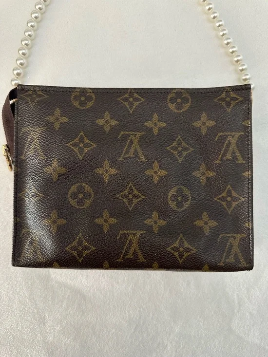 EUC Louis Vuitton Brown Monogram Canvas Toiletry 19 w/ cert of authenticity - Picture 3 of 16